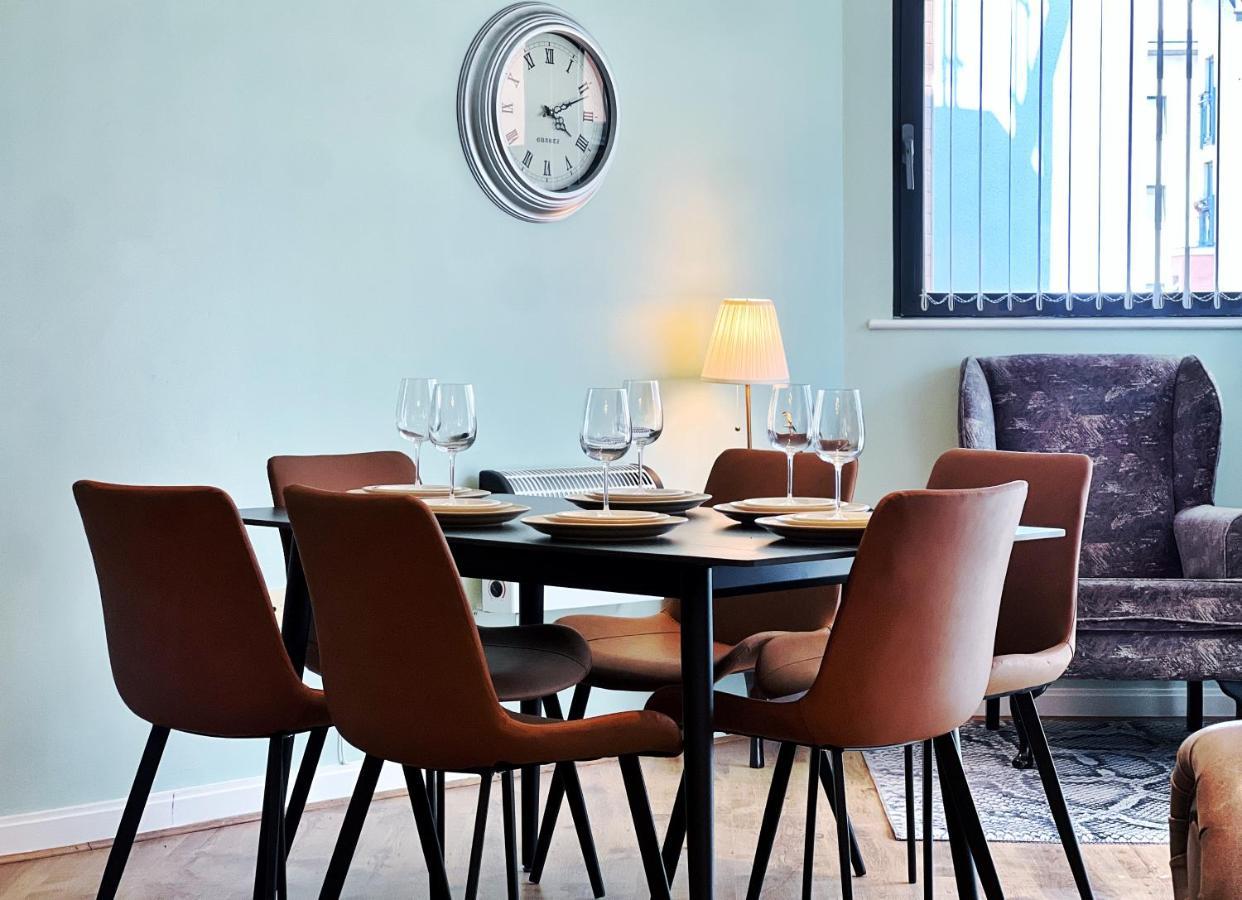 Retro Seaside Apt With Patio Apartman Swansea Kültér fotó